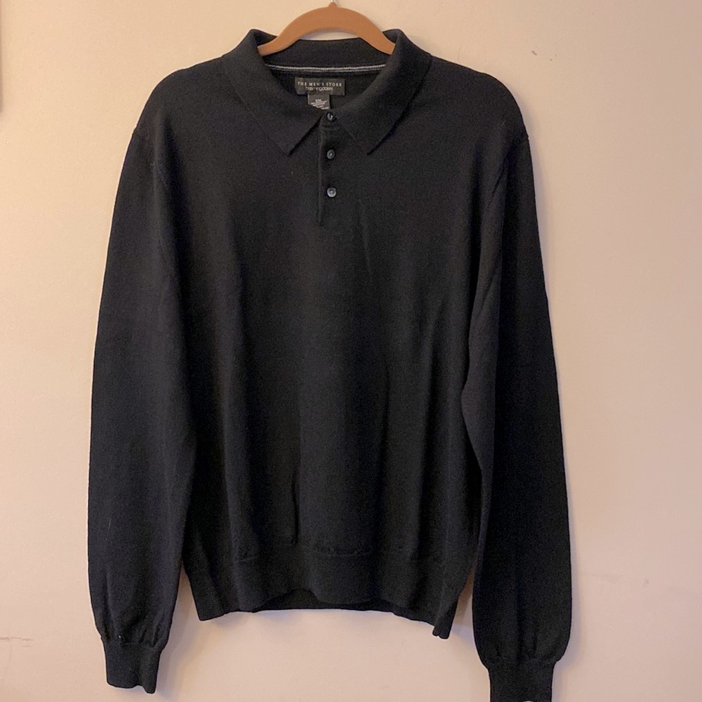 The men’s store at Bloomingdale’s 💯Merino wool solid navy collared sweater 🌞